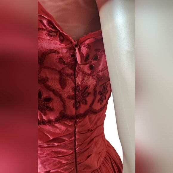 Free people women's red embroidered bodice ruched waist mini fit & flare dress 6 - Picture 4 of 10